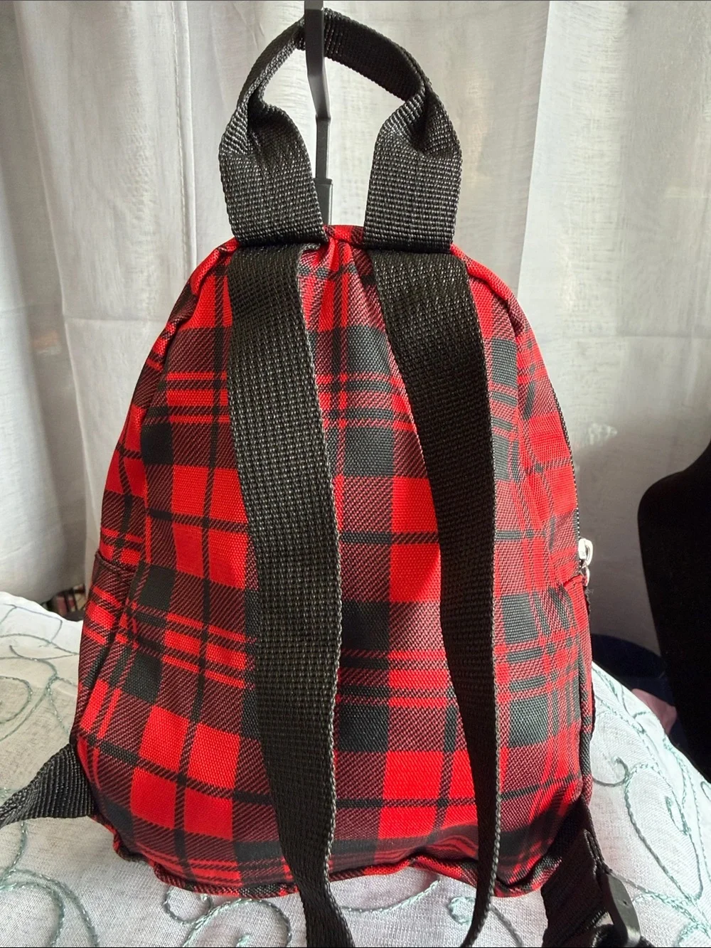 Kendall & Kylie compact plaid
